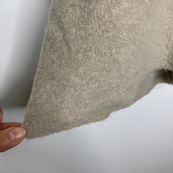 UMGEE‎ Off Shoulder Oatmeal Sweater Tunic Sz S - Picture 3 of 9